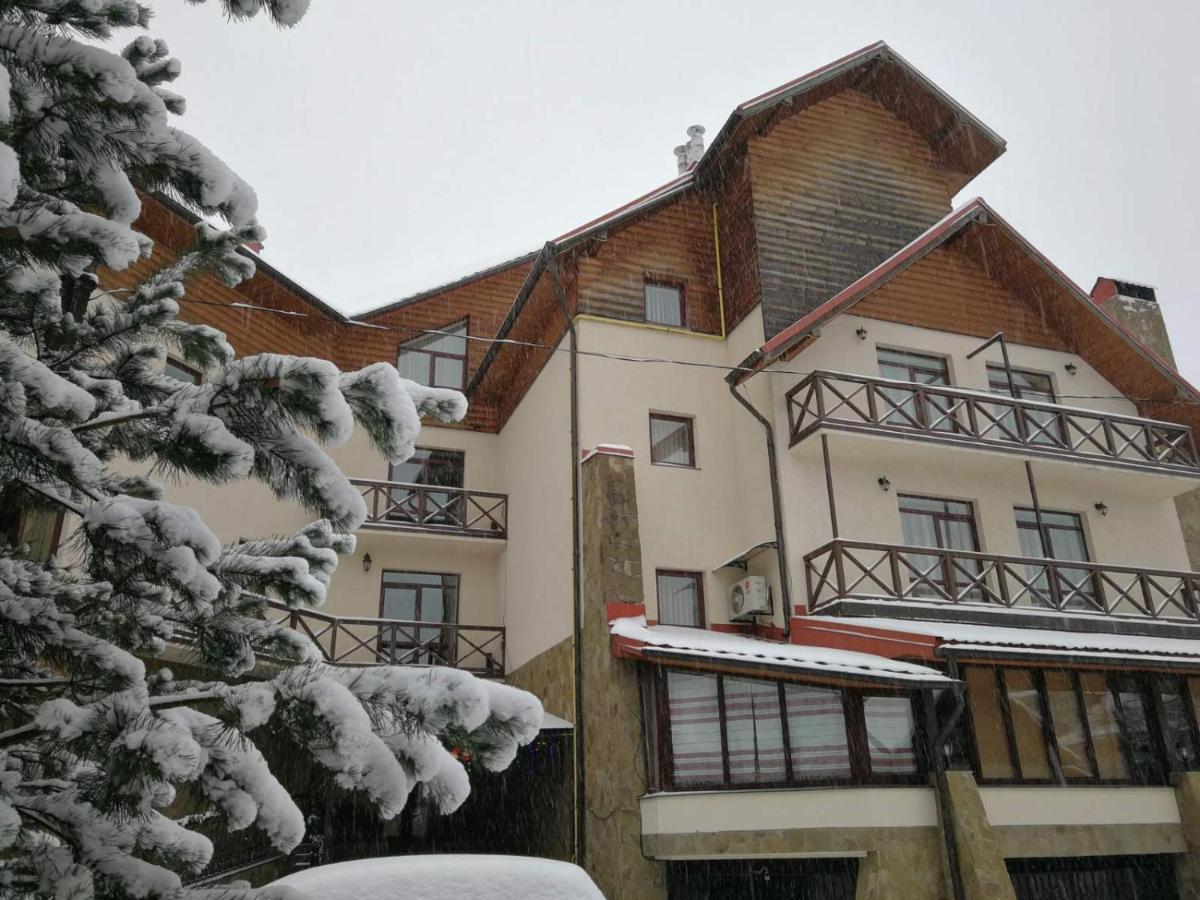 Hotel Tsvit Paporoti à Yaremtche Extérieur photo